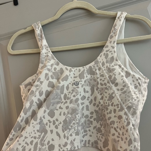 Lululemon tank - Picture 4 of 4